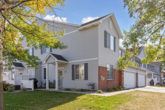 $279,700 | 1655 Brittany Drive | Shakopee