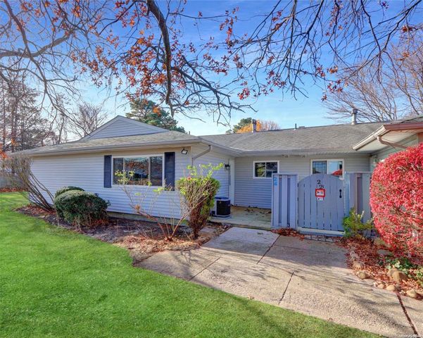 $339,900 | 24 Feller Drive, Unit 24 | Central Islip