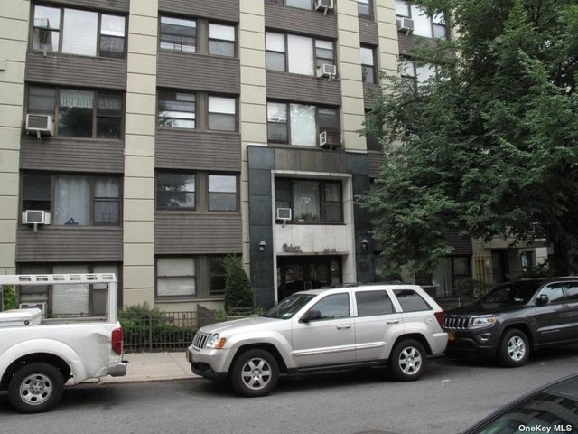 $2,500 | 98-09 64th Road, Unit 4C | Rego Park