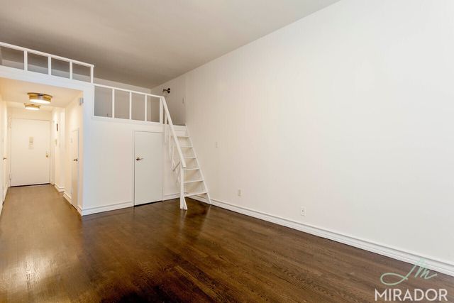 $3,050 | 65 4th Avenue, Unit 2D | Greenwich Village