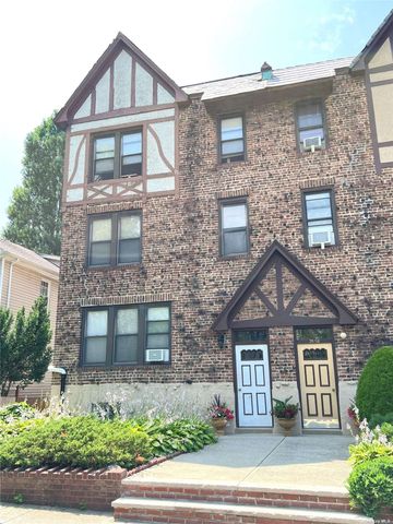 $1,950,000 | 35-60 164th Street | Murray Hill - Flushing