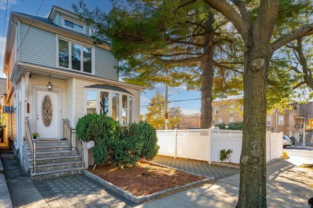 $999,999 | 1076 Rhinelander Avenue | Morris Park