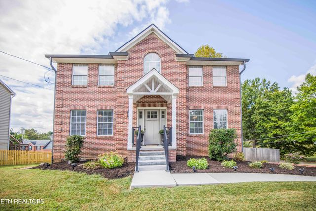 $474,900 | 921 Turnberry Drive