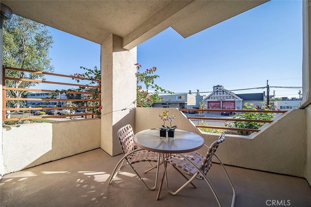 $575,000 | 3913 North Virginia Road, Unit 101 | Los Cerritos