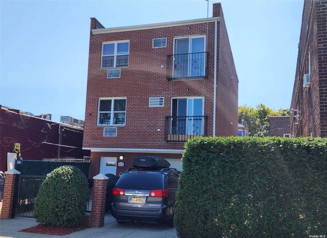 $1,599,000 | 84-52 Fleet Court | Middle Village