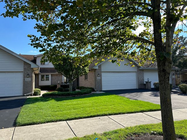 $299,000 | 18447 Lakeview Circle East | Tinley Park