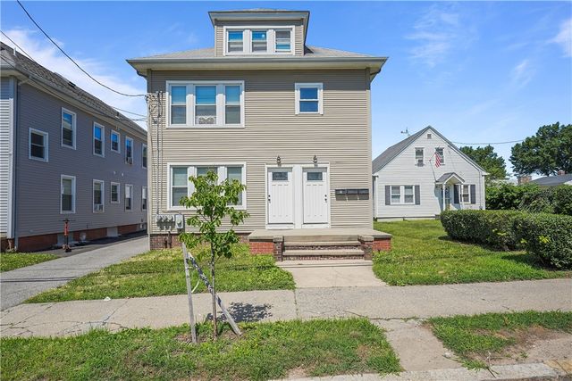 $799,000 | 610 River Avenue | Elmhurst