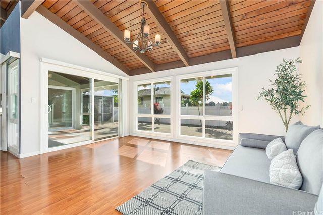 $1,000,000 | 94-385 Hokuili Street | Mililani Town