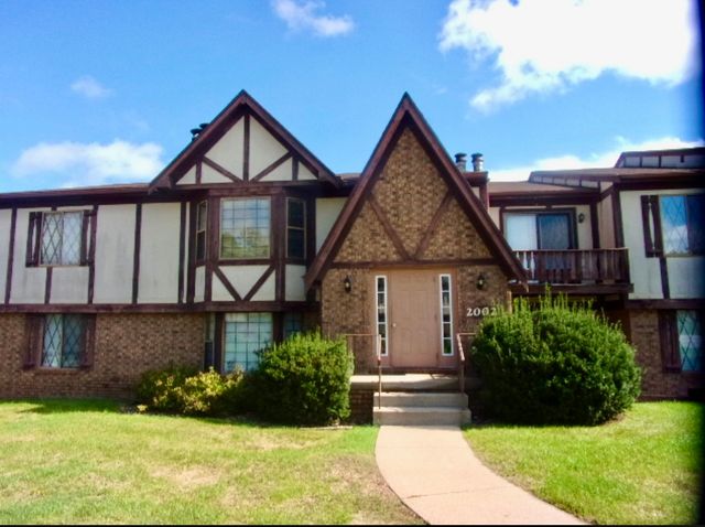 $1,100 | 2002 Tracy Drive, Unit 1 | Bloomington