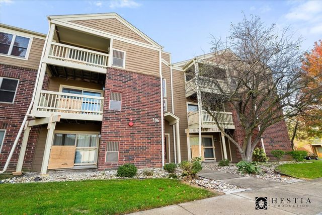 $184,900 | 206 Glengarry Drive, Unit 306 | Bloomingdale