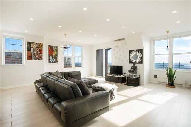 $1,995,000 | 60 Oceana Drive West, Unit PH2D | Brighton Beach