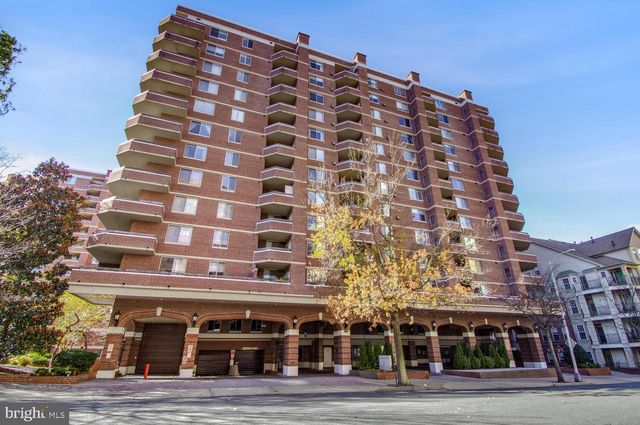 $3,400 | 1276 North Wayne Street, Unit 923 | The Williamsburg