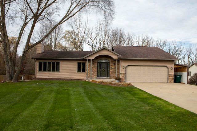 $615,000 | 4606 Conestoga Trail | Cottage Grove Town