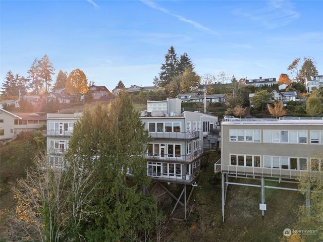 $450,000 | 304 West Bay Drive Northwest, Unit 101 | Northwest Olympia