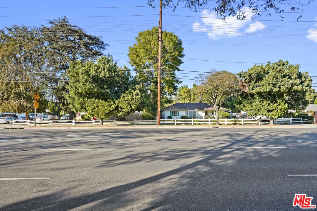 a picture of a houses with yard