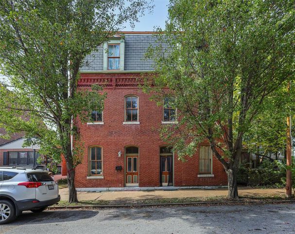 $1,450 | 3319 South 18th Street, Unit 2 | Benton Park Historic