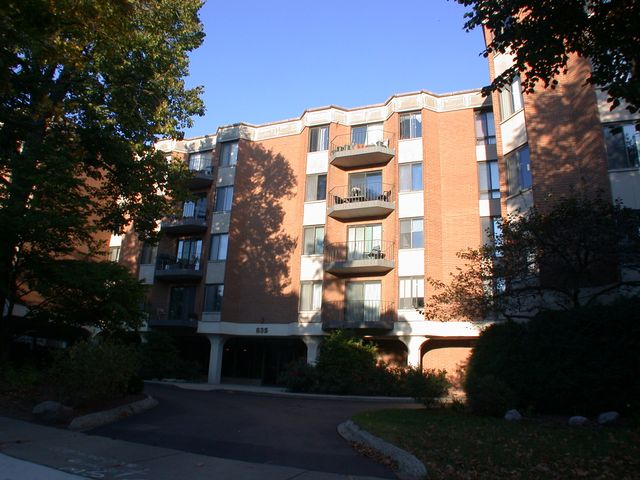 $345,000 | 835 Judson Avenue, Unit 405 | Evanston