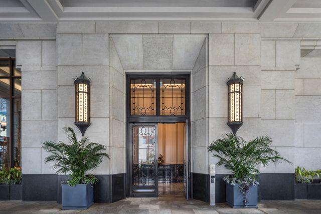 $2,975,000 | 451 East Grand Avenue, Unit 5205 | Near North Side