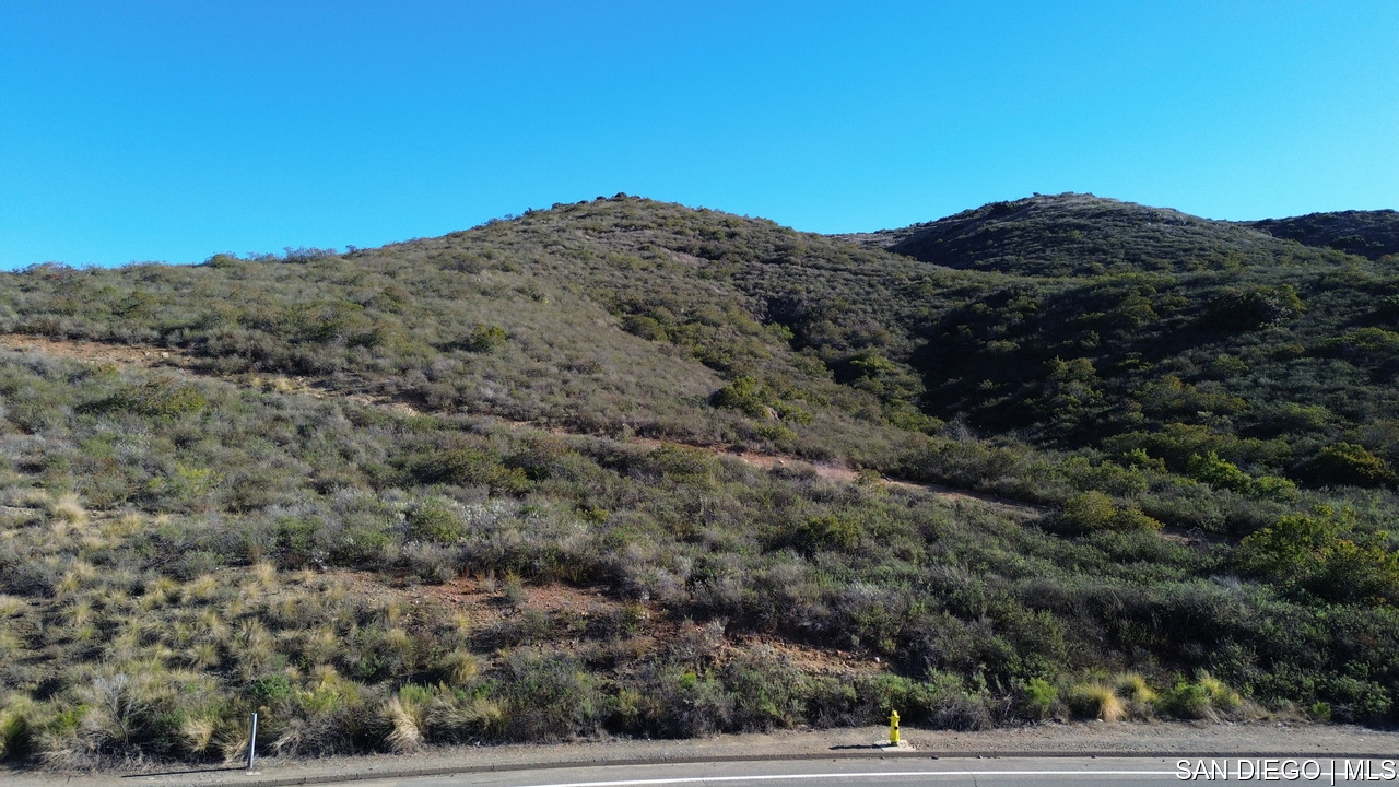 a view of a dry field