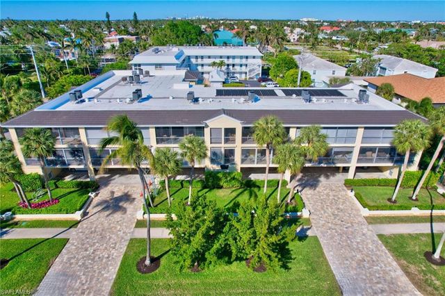 $1,200,000 | 1051 3rd Street South, Unit 201 | Olde Naples