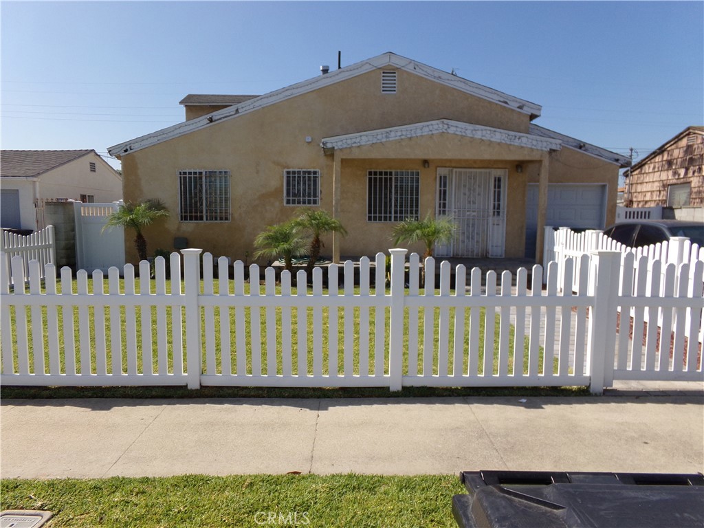 Front view of home