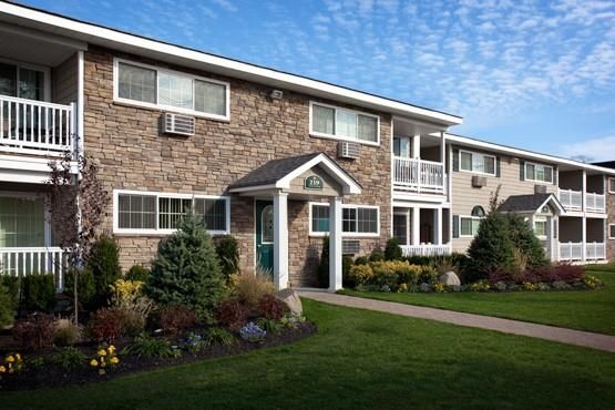 $2,275 | 199 Lakeland Avenue, Unit 12D | Sayville