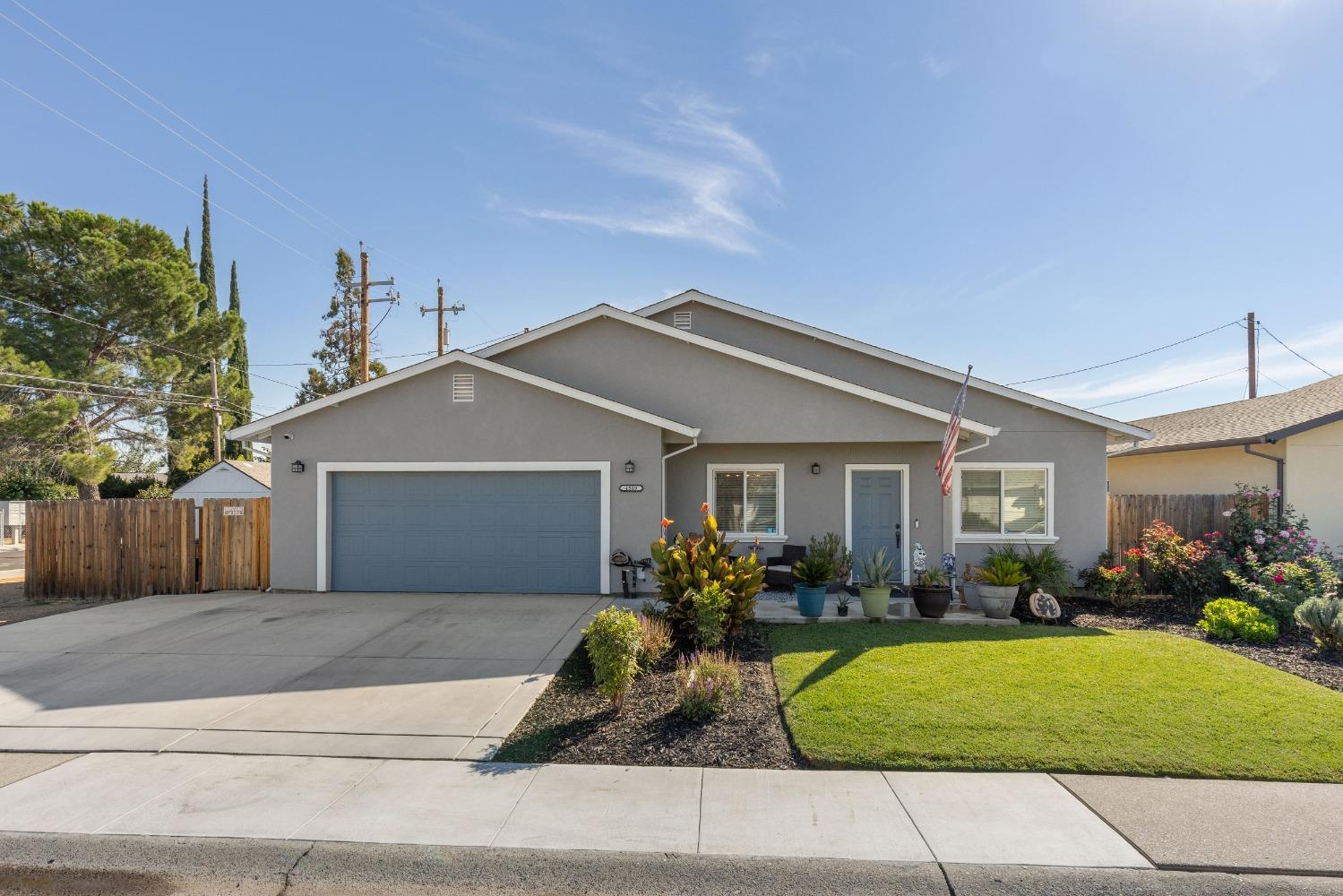 a front view of house with yard