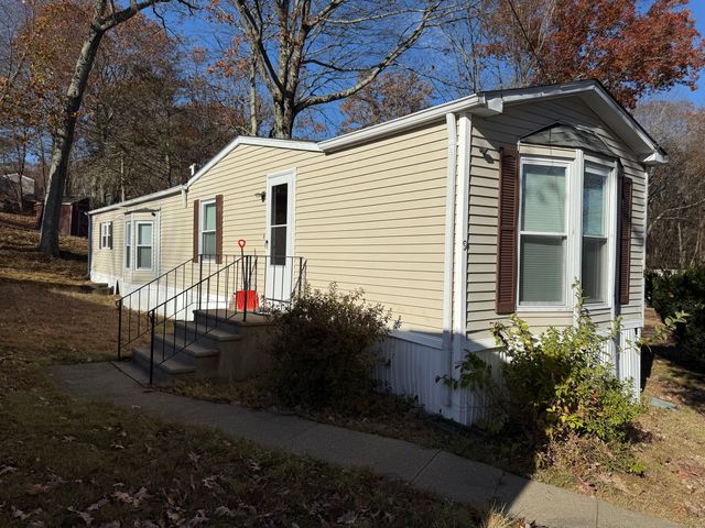 $114,900 | 303 Mohegan Park Road | Taftville