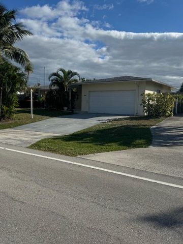 $549,000 | 3914 Holly Drive | Palm Beach Gardens