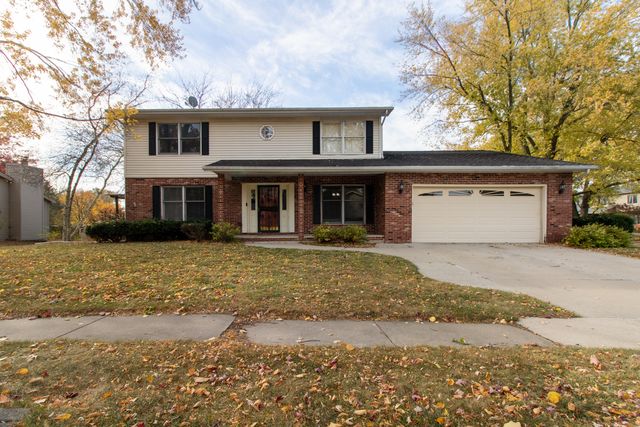 $309,000 | 7 Kenfield Circle | Bloomington