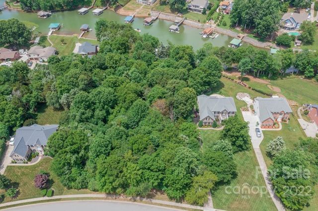 $850,000 | 227 Corona Circle, Unit 19 | Davidson Township - Iredell County