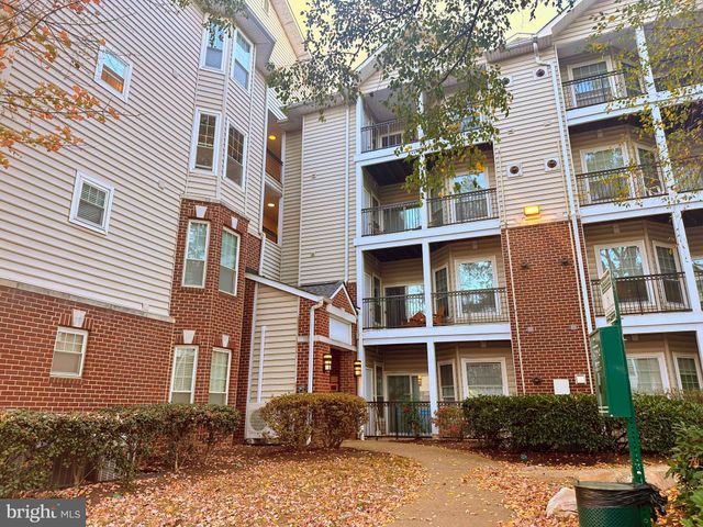 $2,100 | 1600 Spring Gate Dr., Unit 2205 | The Gates of McLean