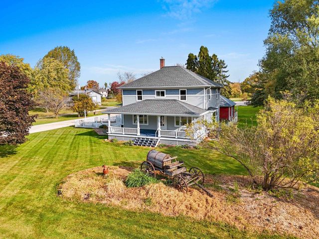 $585,000 | 2049 Ledgeview Road | Ledgeview Town