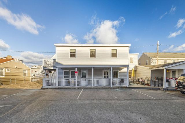 $325,000 | 4 Keefe Avenue, Unit B | Hampton Beach