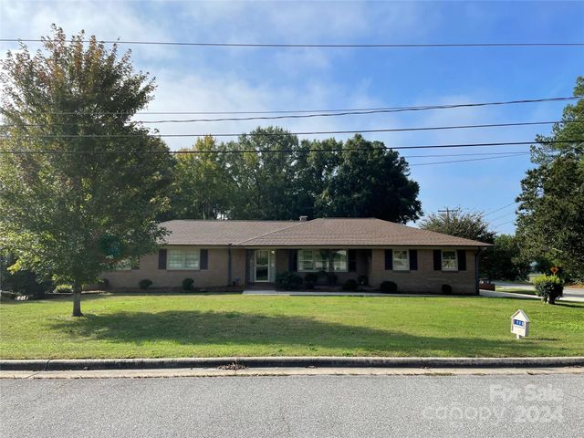 $585,000 | 900 Nance Street | Kannapolis