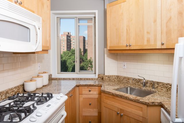 $6,287 | 280 1st Avenue, Unit 10C | StuyTown