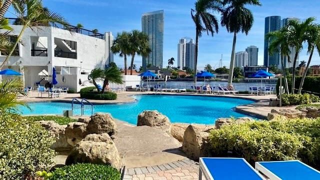 $675,000 | 19101 Northeast 36th Court, Unit 1606 | Mystic Pointe at Aventura