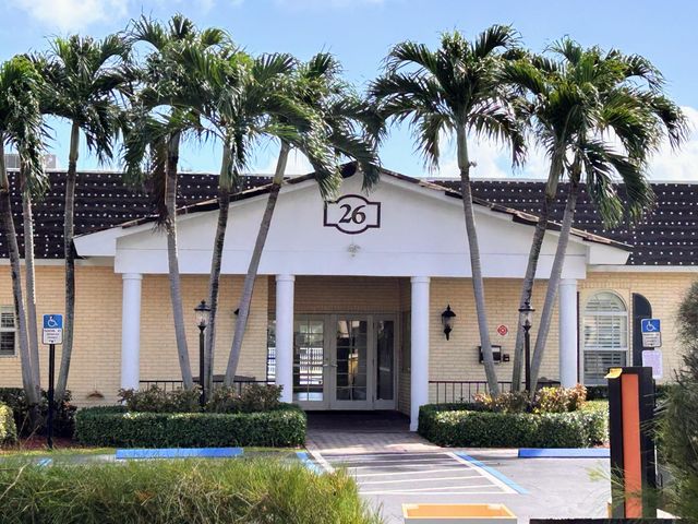 $3,000 | 17 Colonial Club Drive, Unit 203 | Boynton Beach