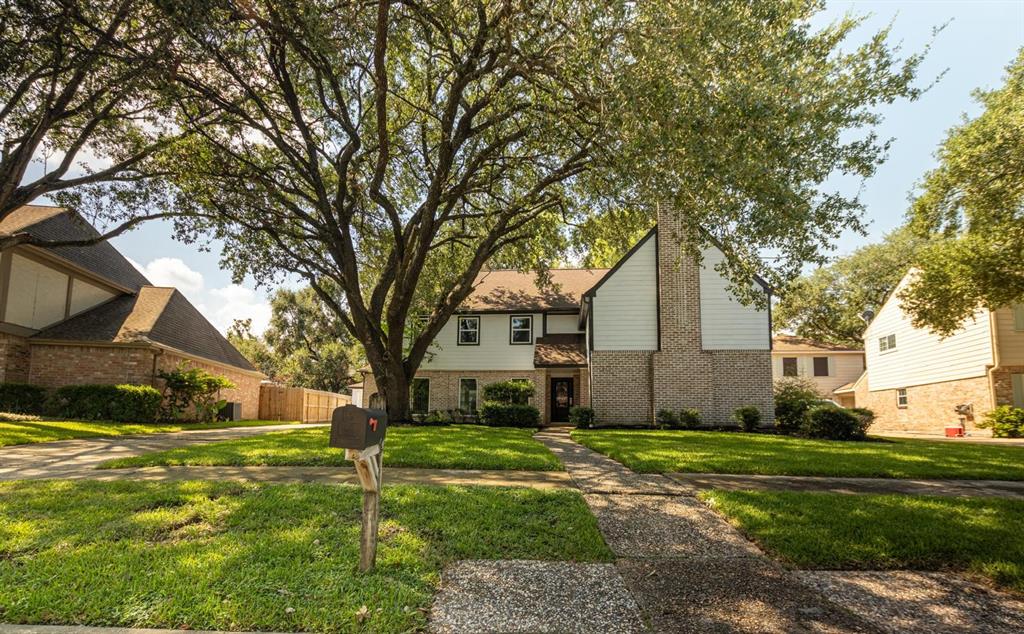 BEAUTIFUL TRADITIONAL, BRICK HOME 