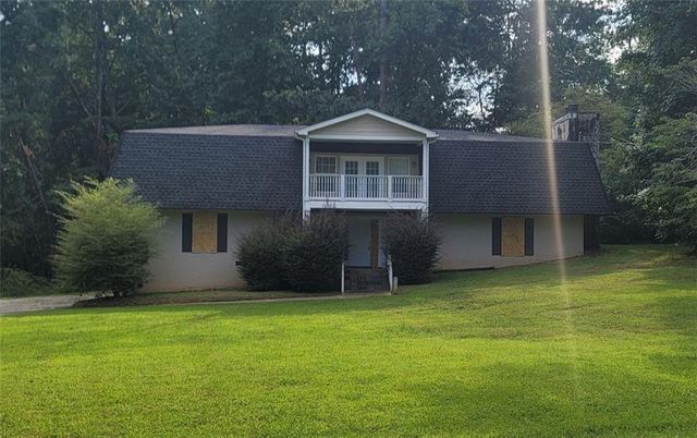 $229,900 | 4169 Panola Lake Circle | Stonecrest