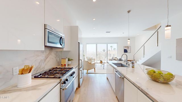 $849,000 | 957 Figueroa Terrace, Unit 308 | Downtown Los Angeles