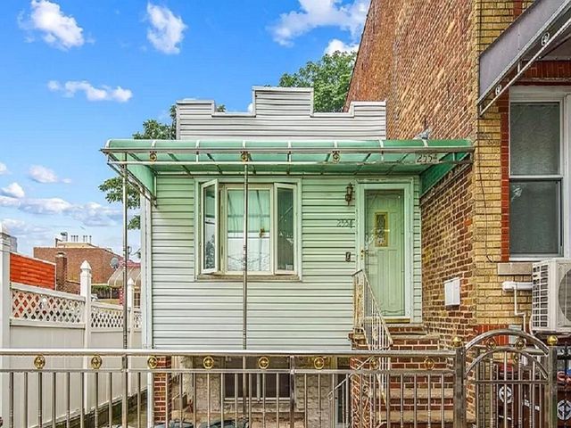 $795,000 | 2554 West 16th Street | Gravesend