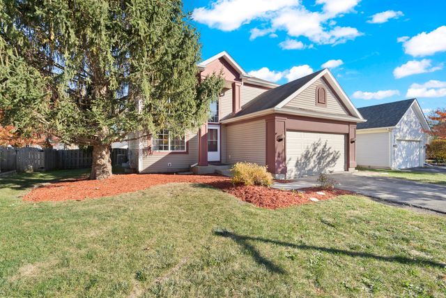 $379,000 | 1536 Belle Haven Drive | Grayslake