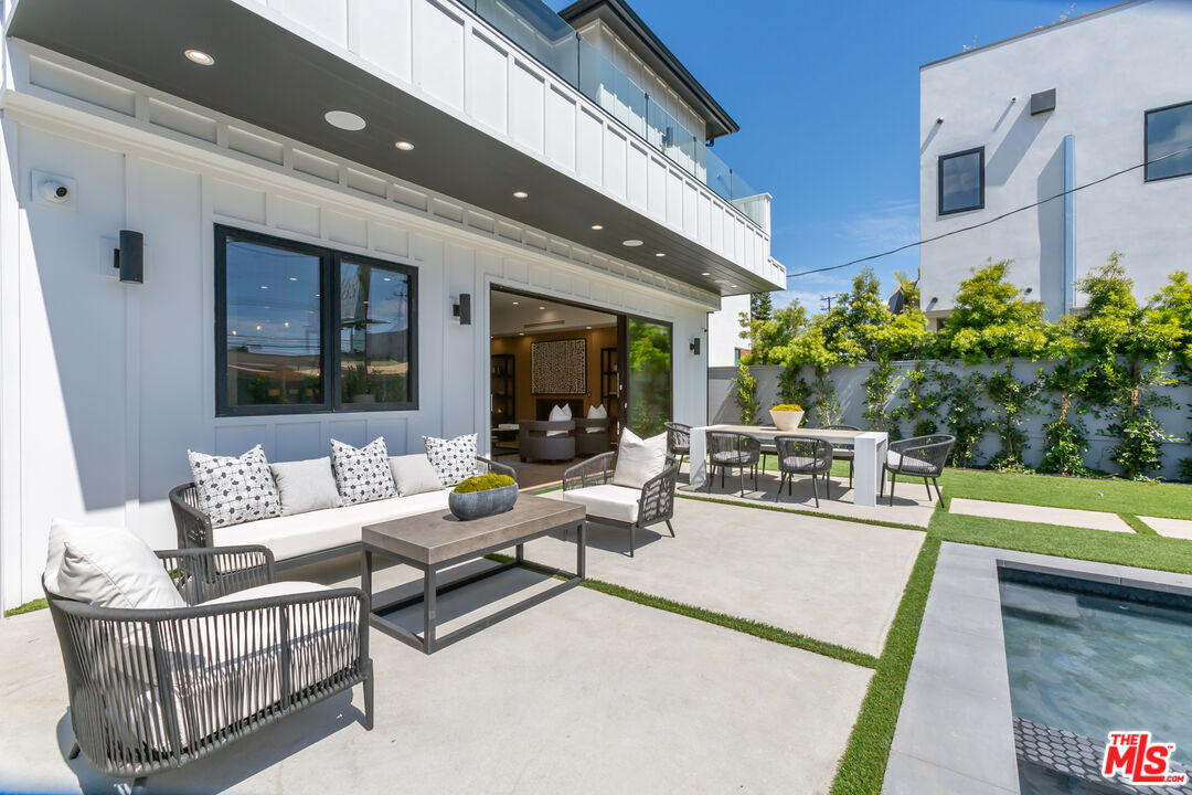 2543 Walnut Avenue, Venice, CA 90291 | Compass