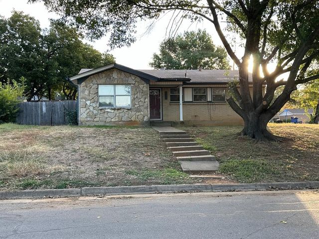 $215,000 | 611 Cannon Drive | Euless