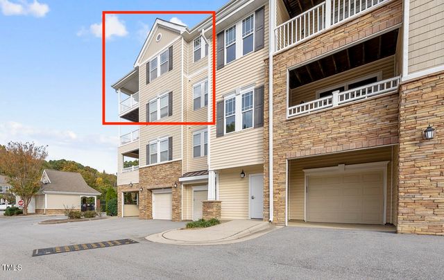 $290,000 | 1401 Coopers Hill Drive, Unit 302 | Meadow Wood Park