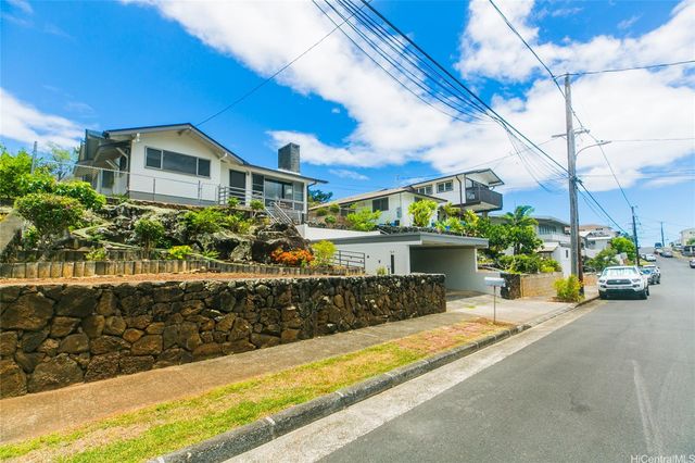 $1,650,000 | 1647 Ala Amoamo Street | Moanalua Gardens