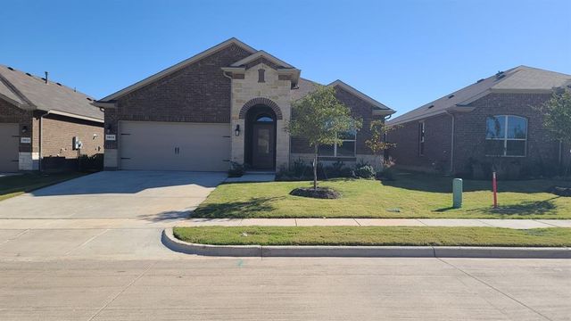 $334,490 | 1913 Jackson Street | Cleburne