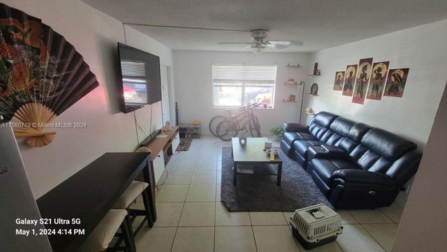 $189,000 | 2210 Taylor Street, Unit 101 | North Central Hollywood