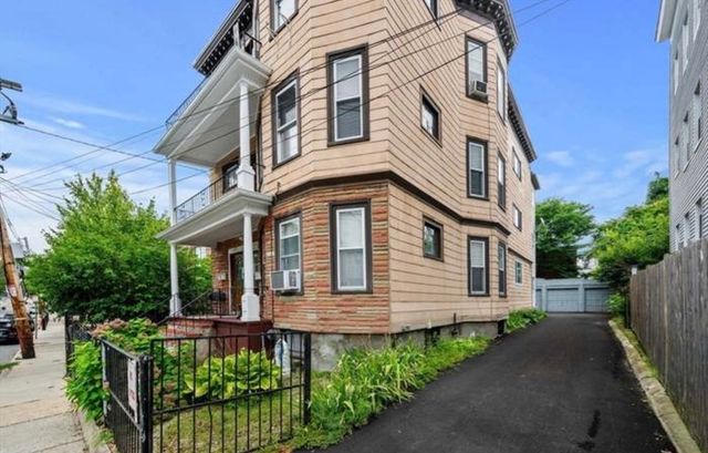 $4,300 | 154 Glen Street, Unit 1 | East Somerville